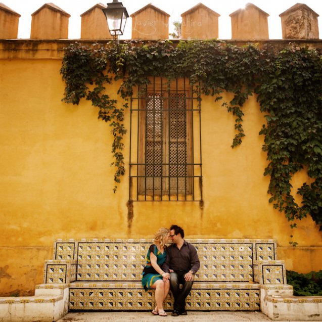 Sesión-Preboda-Boda-Sevilla-Catedral-Puente-Triana-Tranvía-Barrio-La-Cruz-10